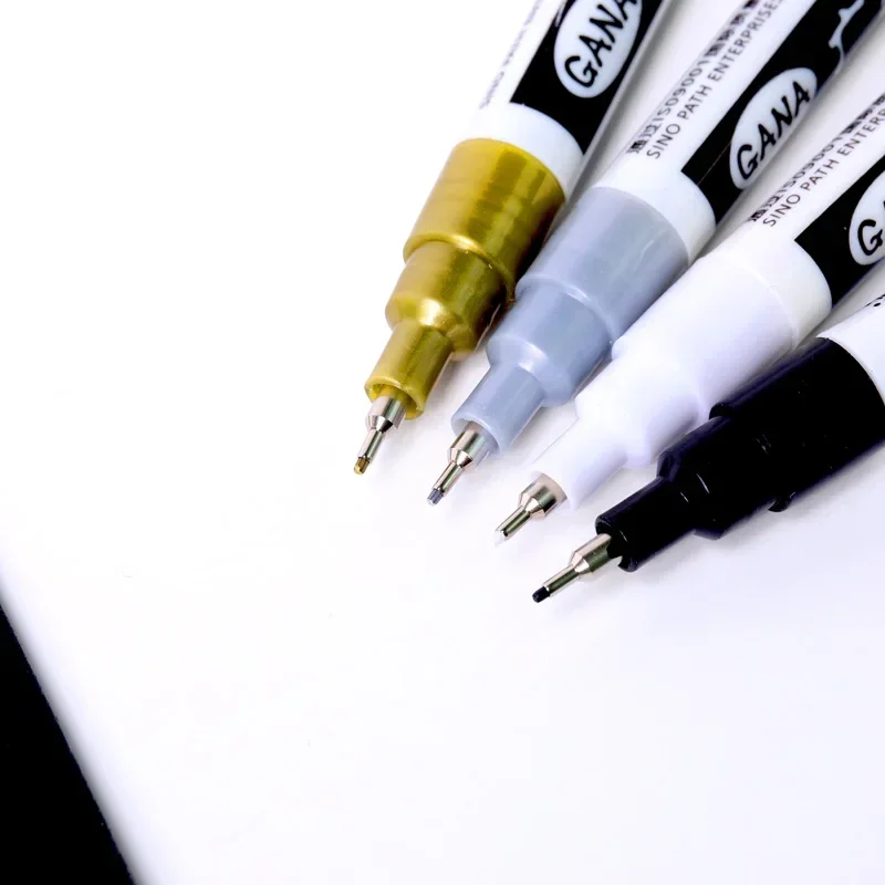 4Pcs/set Oil Based White Black - Illustration Marker Set 评论和价格